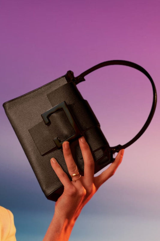 Bolsa Phí preta com metais em preto - Sob demanda