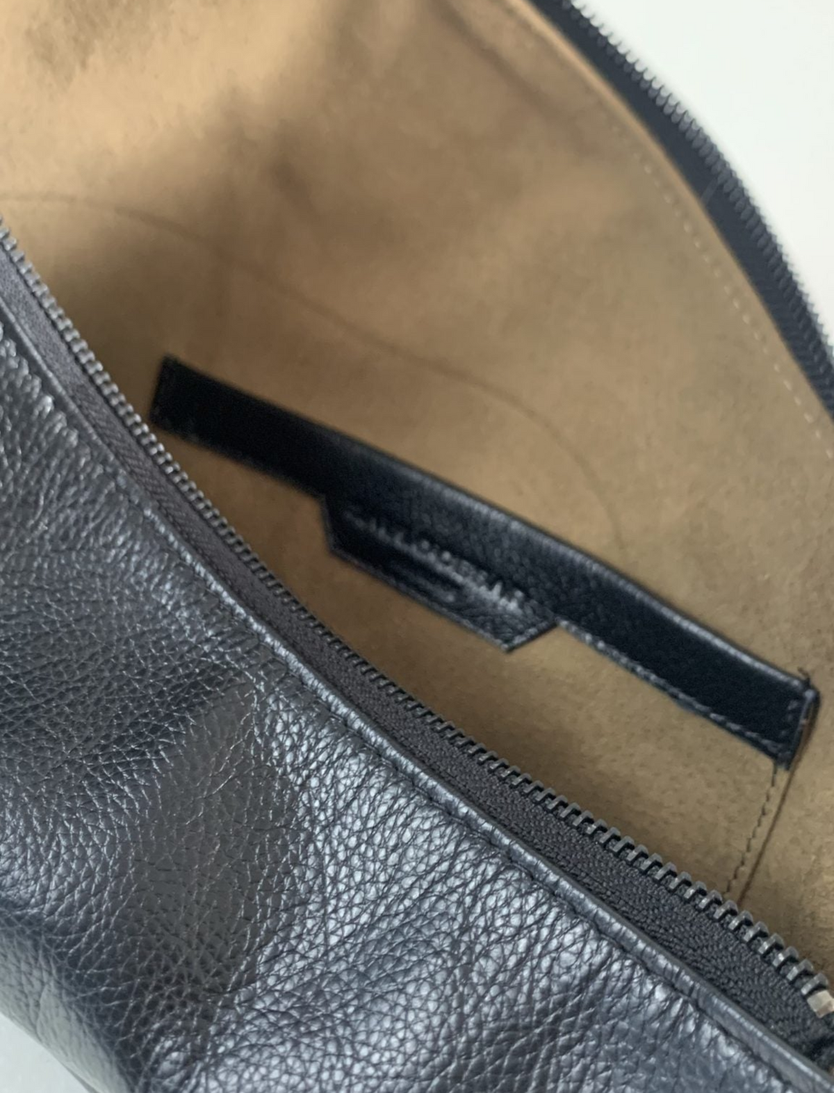Bolsa Oráculo | Média | Preta e Metal Preto