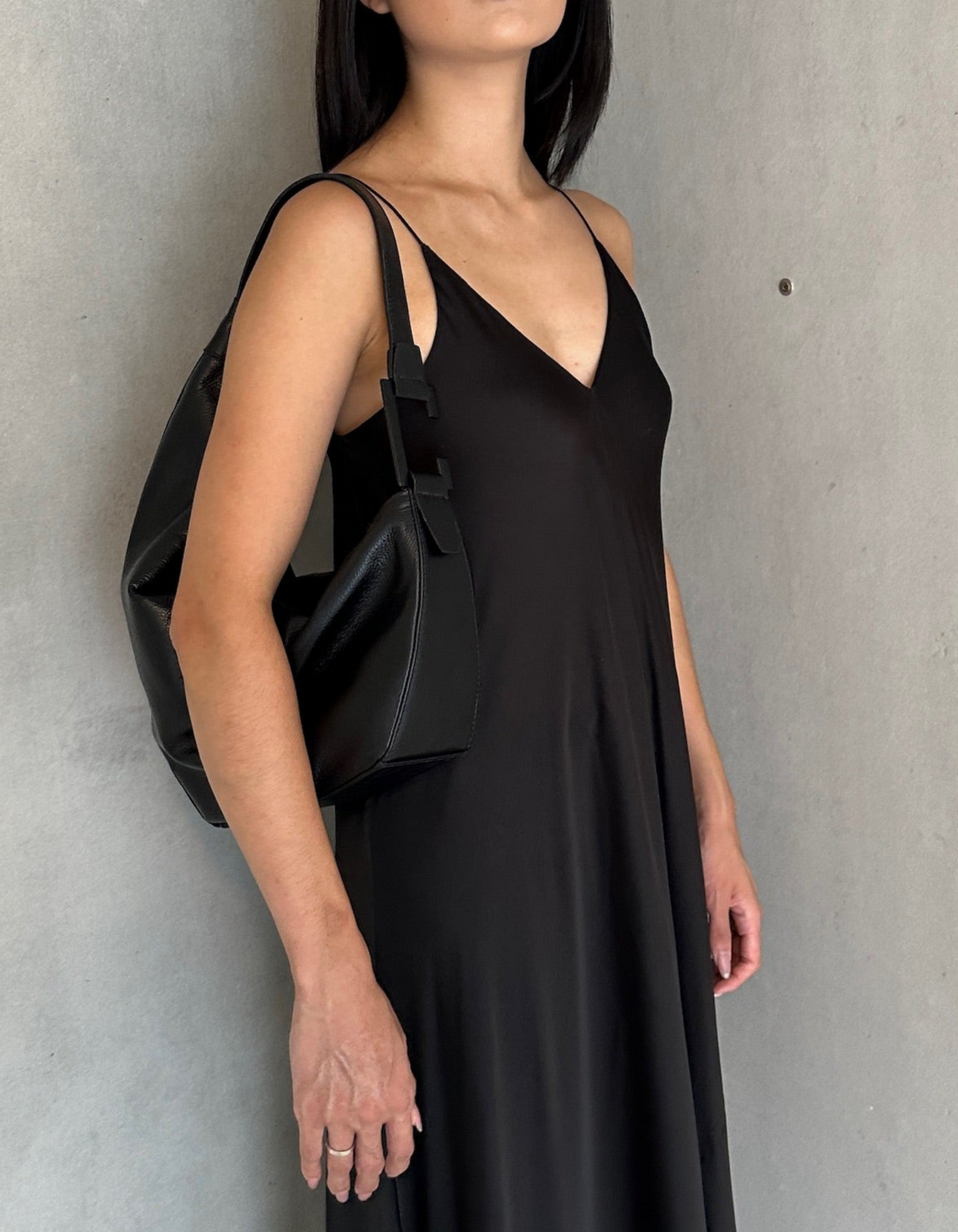 Bolsa Oráculo | Média | Preta e Metal Preto